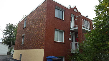 Maçon et brique à Montréal